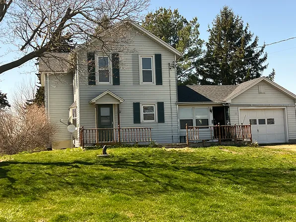 21743 Ideal Rd, Chadwick, IL 61014