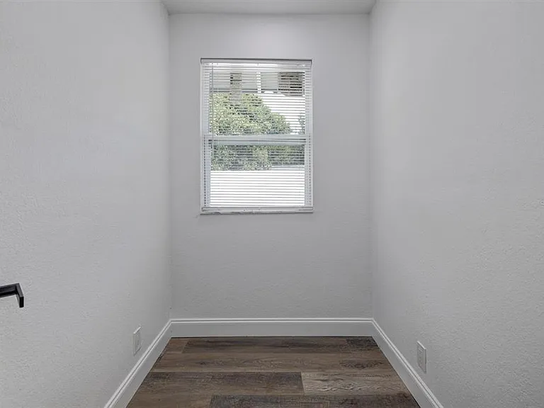 736 Jackson St N #2 — Photo 14