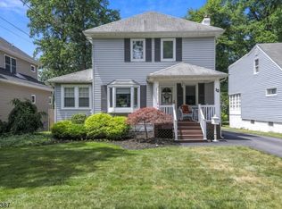 12 Glannon Rd, Livingston, NJ 07039