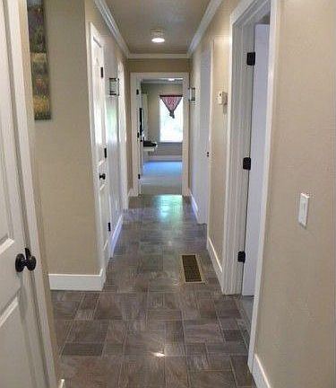 5th image of 1007 W Harney Ln