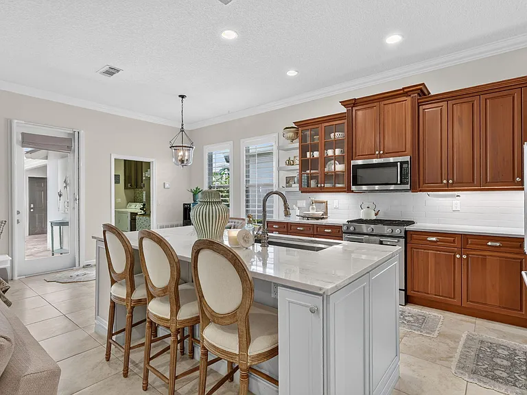 10542 SW Westlawn Blvd — Photo 31