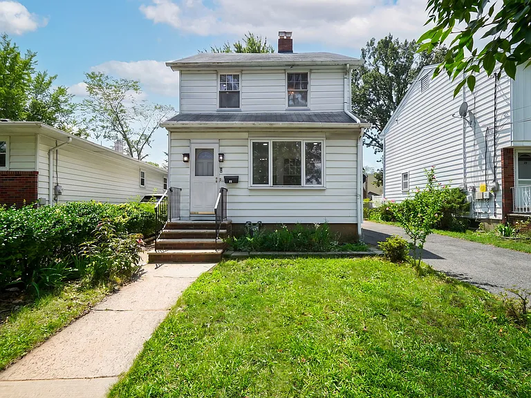 21 Morris Rd — Photo 1