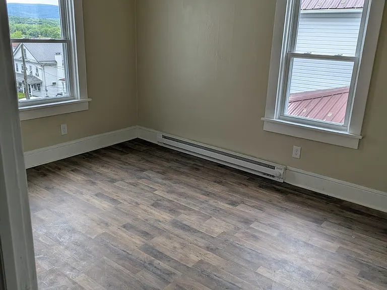 604 Ackley St — Photo 11