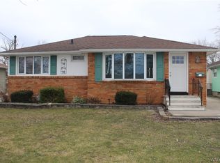 55 Maldiner Ave, Tonawanda, NY 14150