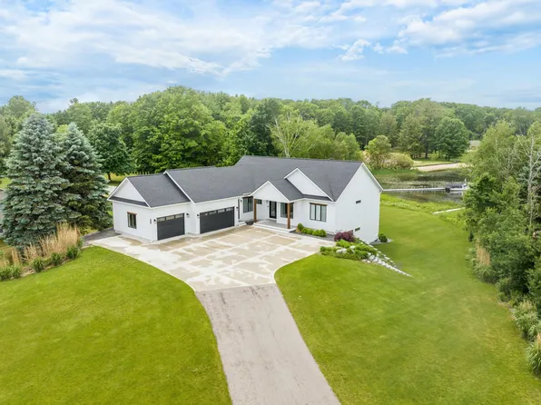504 S East Silver Lake Rd, Traverse City, MI 49685
