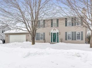 3084 Sunray Ln, Green Bay, WI 54313