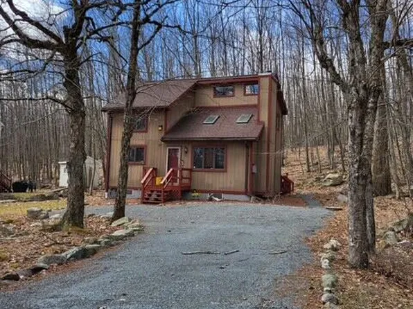 104 Country Club Dr, Thornhurst, PA 18424