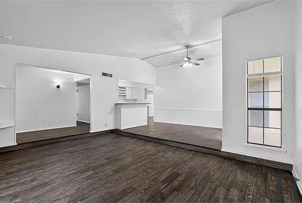 3104 Canterbury Ln — Photo 11