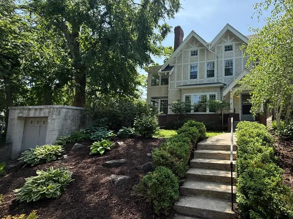 2517 W 42nd St, Minneapolis, MN 55410