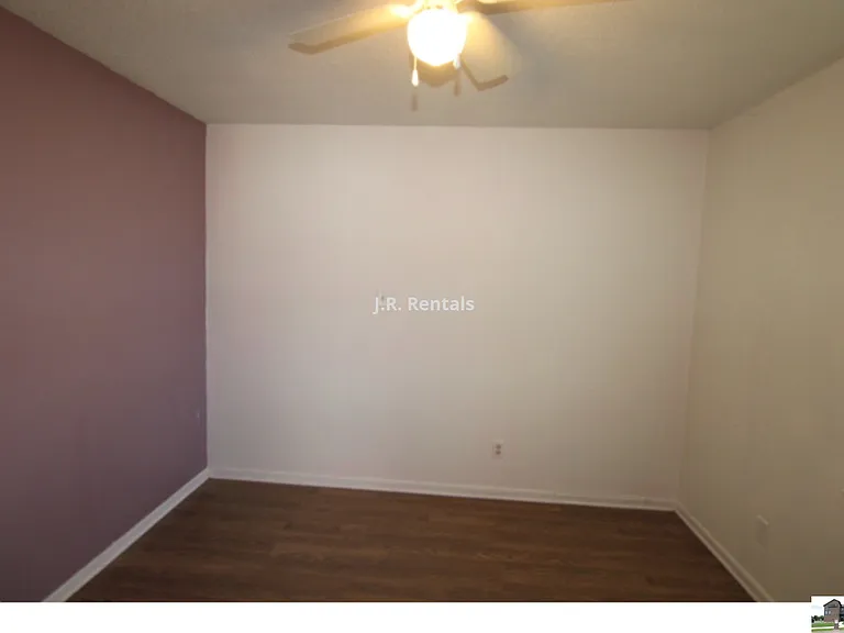 409 Short Ave — Photo 24
