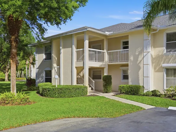 600 Squire Cir APT 202, Naples, FL 34104