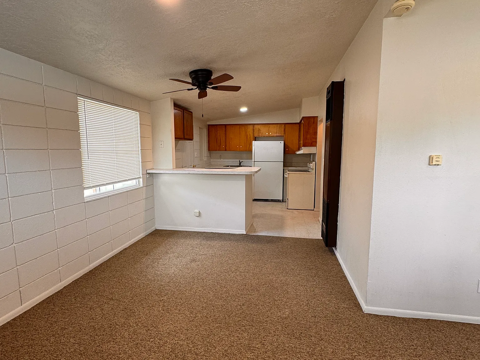 2 bed, 700 sqft, $1,400 — Photo 3