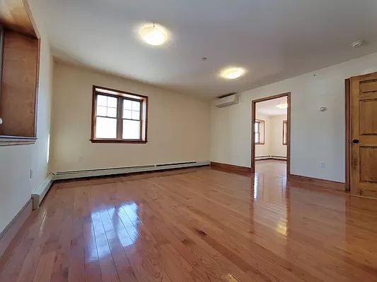 5th image of 2115 Kimball St #1R