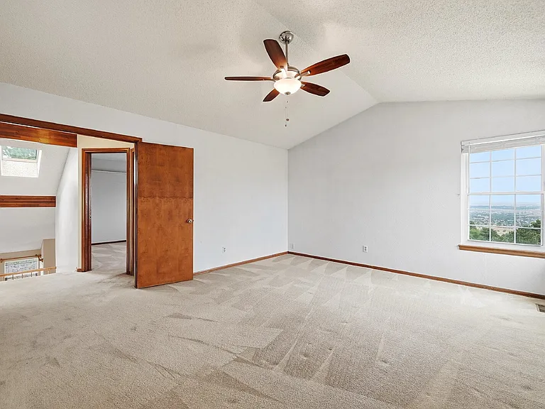 110 Mobray Ct — Photo 22