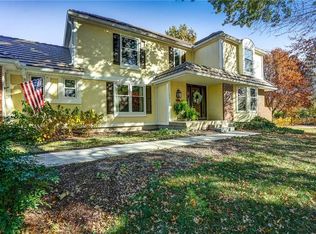 4000 W 137th Ter, Leawood, KS 66224