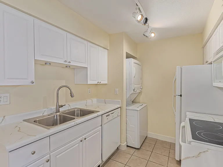 5995 N 78th St #1037 — Photo 9