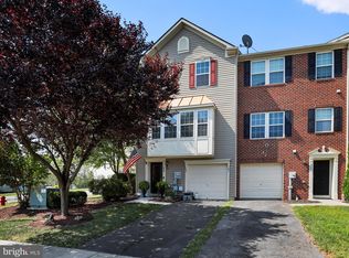 11 Tidewater Ter, Falling Waters, WV 25419