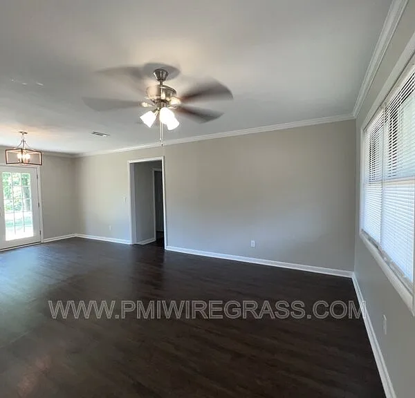 119 Sharon Ct — Photo 14