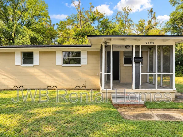 5709 Raines Vikings Way, Jacksonville, FL 32209