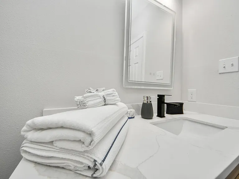 2811 Winbern St — Photo 29