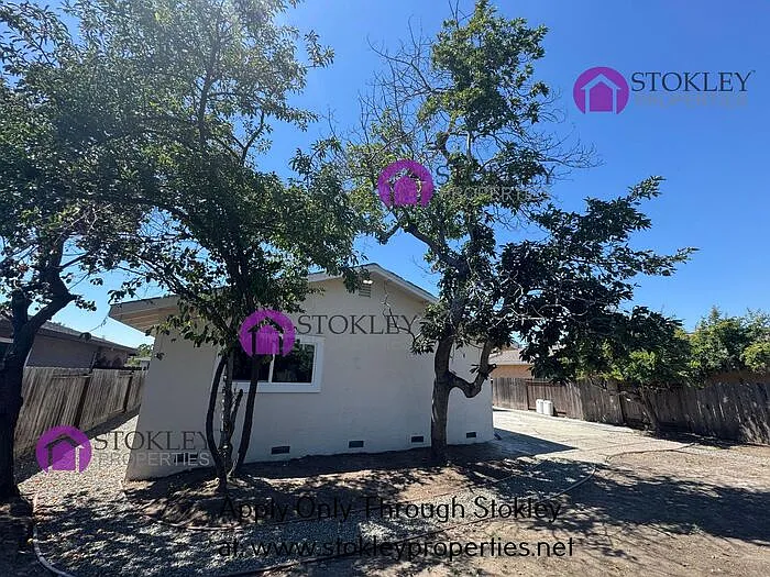 6346 Escallonia Dr — Photo 32