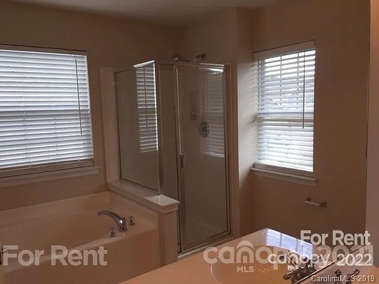 17418 Westmill Ln — Photo 16
