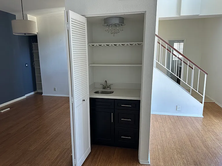 609 S El Molino Ave — Photo 32