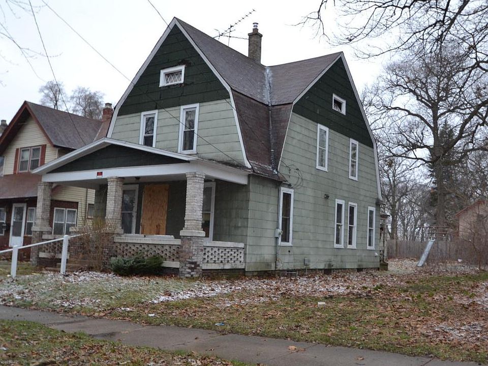 2nd image of 1023 Dorchester Ave SW