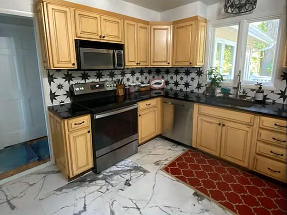 5th image of 1387 N Independence Dr