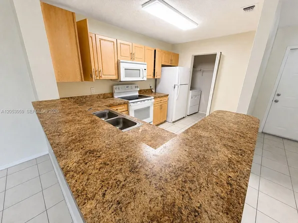11211 W Atlantic Blvd APT 108, Pompano Beach, FL 33071