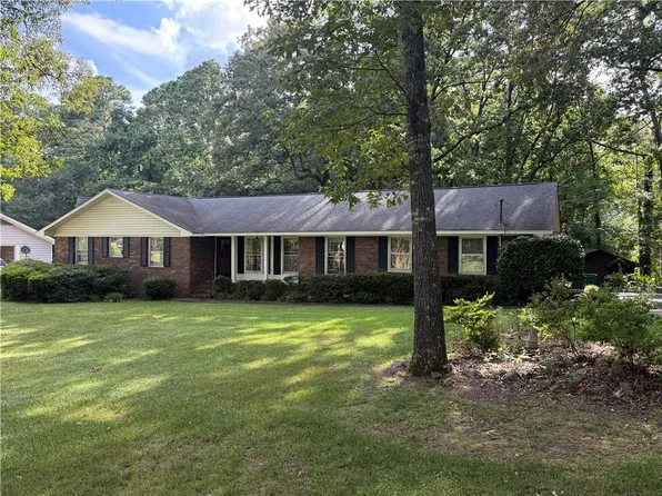 217 Cherokee Cir, Cedartown, GA 30125