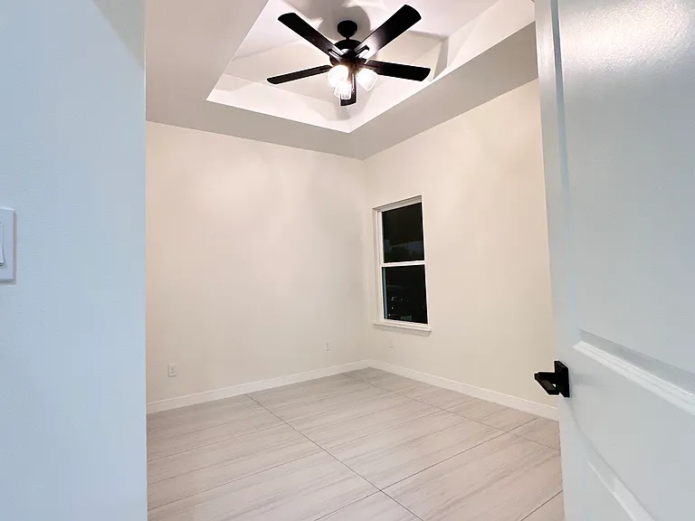 11313 N 25th St #3 — Photo 9