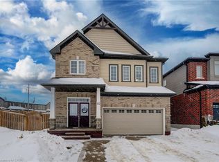 82 Castlebay St, Kitchener, ON N2R 0G8