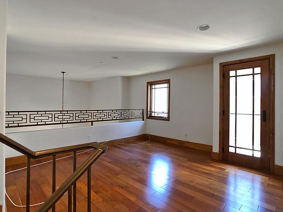 3rd image of 1027 10th St Unit 4