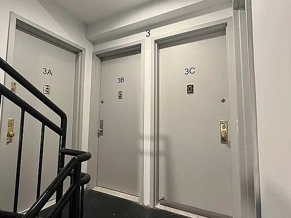 5th image of 416 W 49th St #3E
