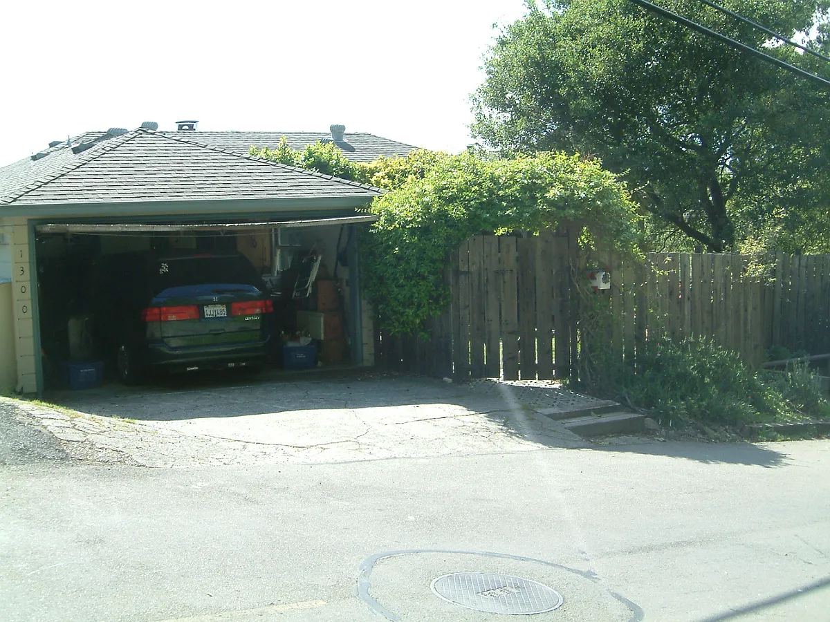Building Photo - 1300 Campus Dr