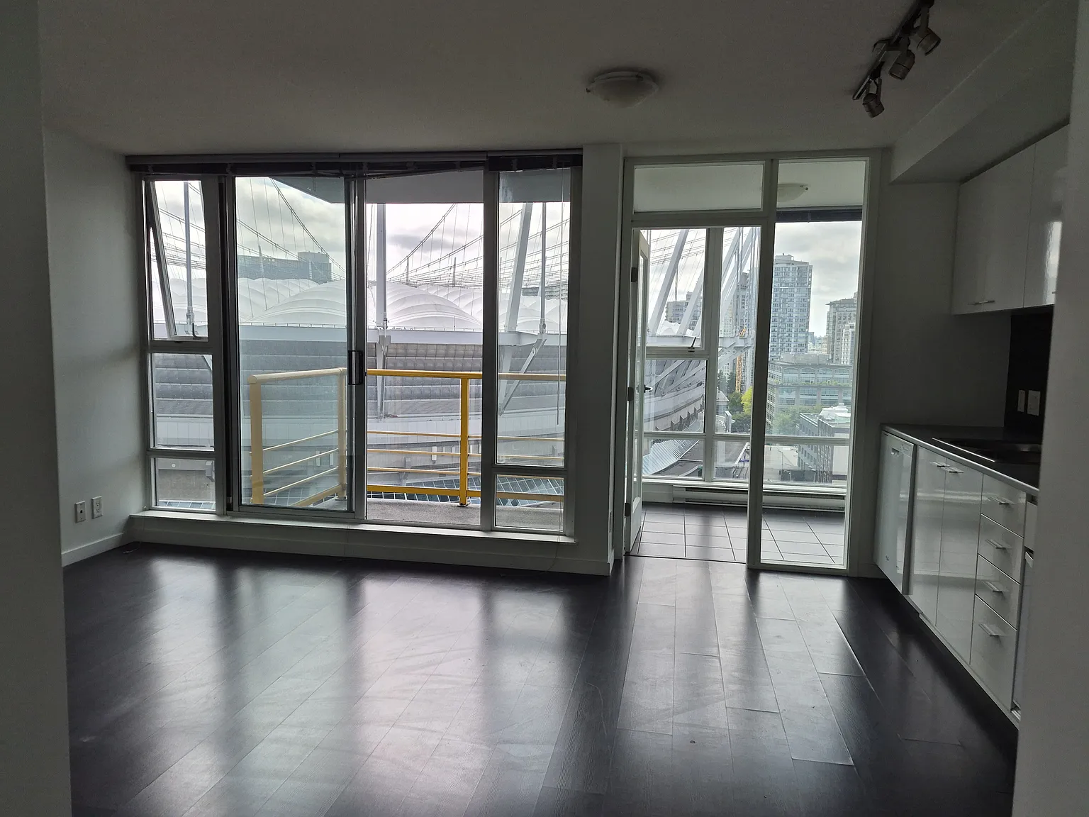 1 bed, 563 sqft, $2,500 — Photo 3