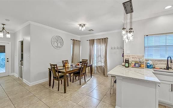 5th image of 2735 Village Ct