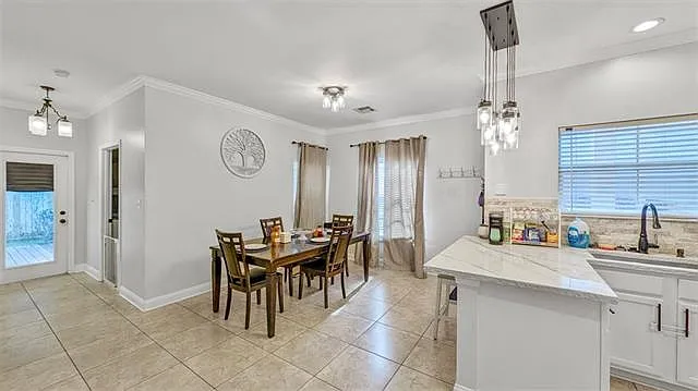 2735 Village Ct — Photo 5