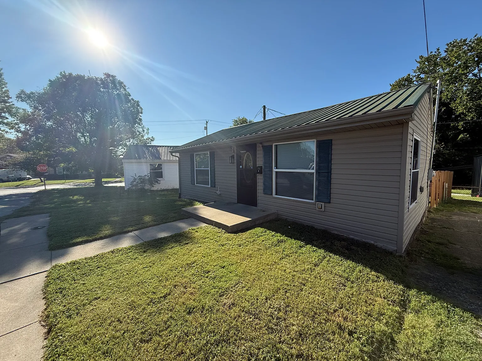 2 bed, 600 sqft, $1,050 — Photo 2