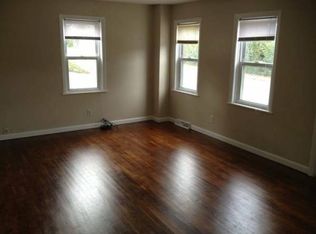 27 New London Ave, West Warwick, RI 02893