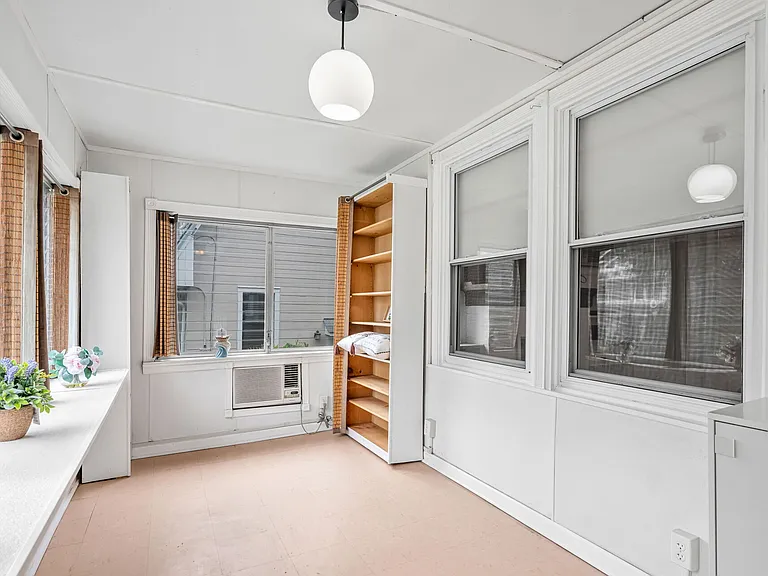 133 Highwood Ave — Photo 8
