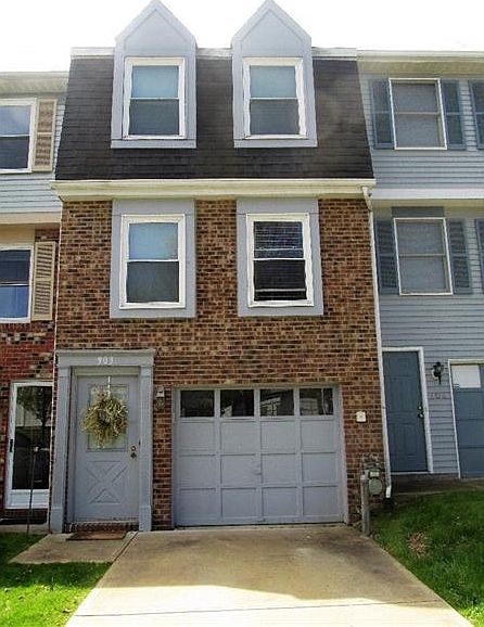 1st image of 903 Lynwood Ct