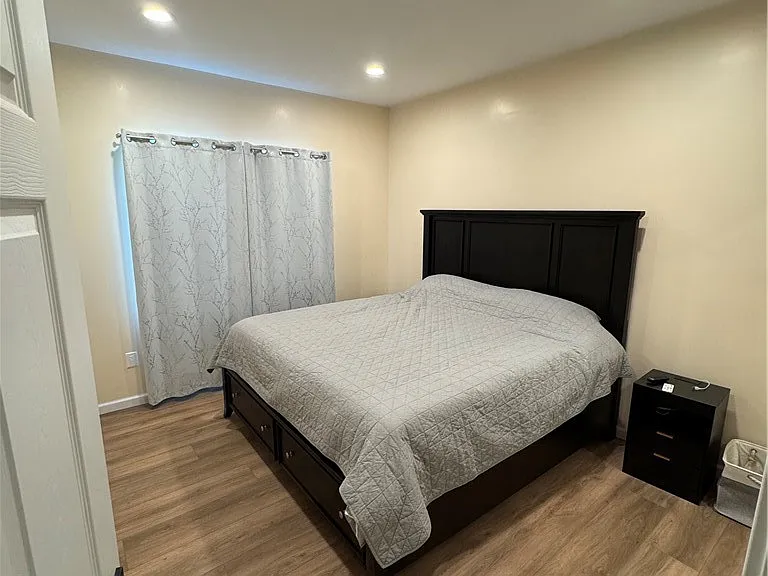 14134 Califa St — Photo 5