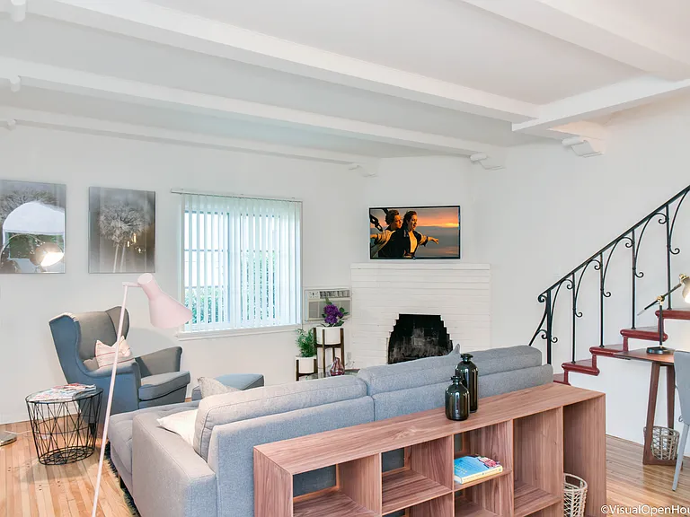 9912 Robbins Dr #9912 — Photo 1