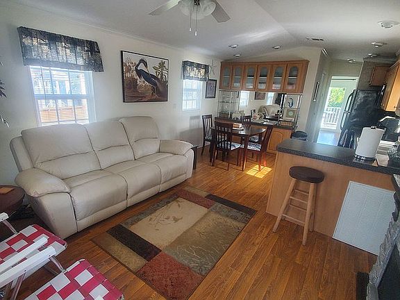 4th image of 1300 N River Rd #E100