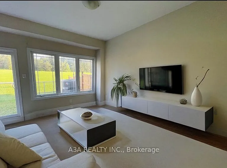 21 Deneb St — Photo 3