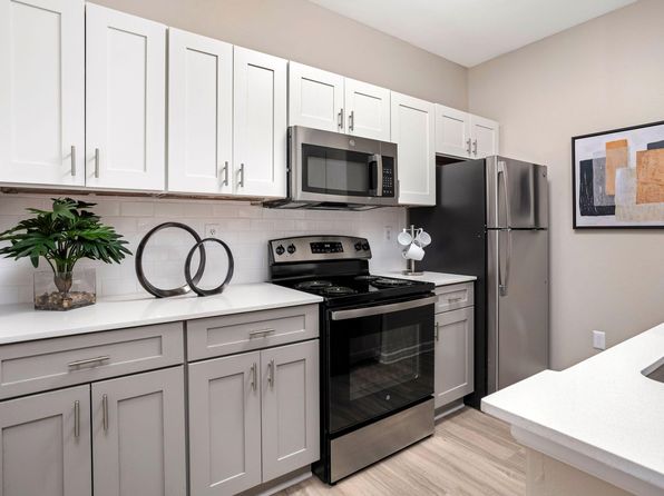 33 Lynn Batts Ln #215675046