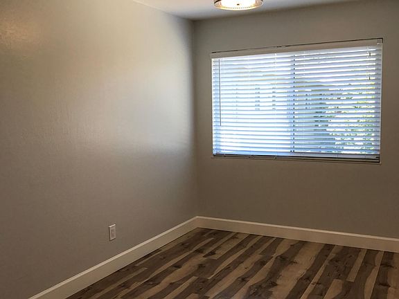 2nd image of 1632 Ontario Dr APT 5