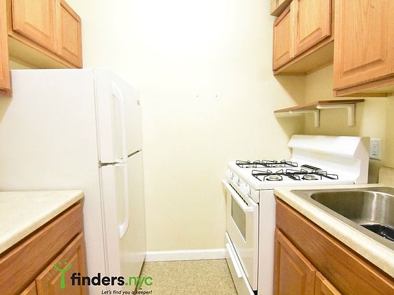 5th image of 309 Alexander Ave APT 1B
